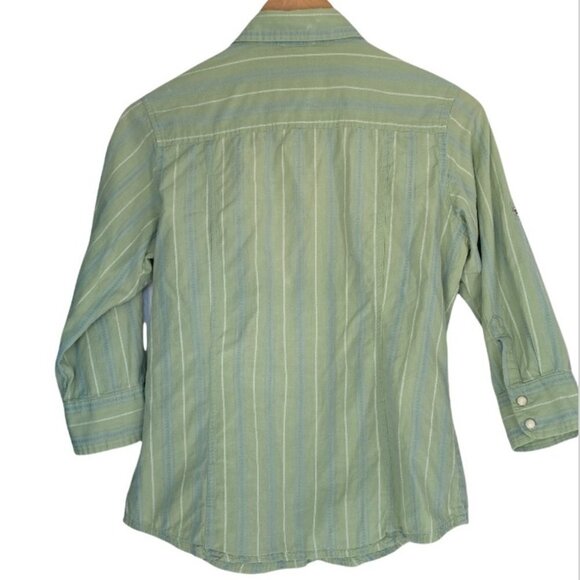 THE North Face Women’s Button Up Top Green with Stripe - Picture 2 of 6